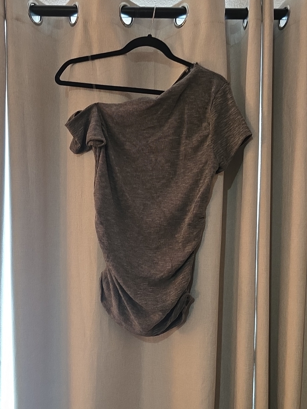 Fashion Nova One-Shoulder Ribbed Tee - Gray